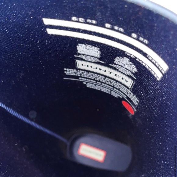 Hunter
TALL NAVY GLOSS BOOTS SIZE 8 - Picture 11 of 12